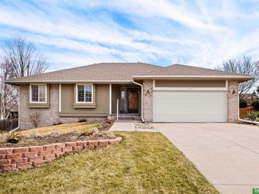 17139 L Street , Omaha, NE 68135