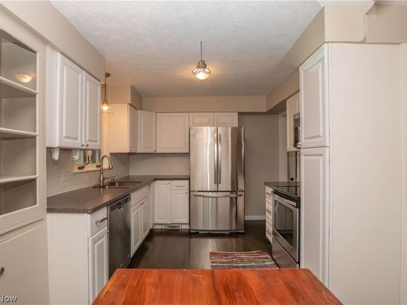 2528 N Haven Boulevard, Cuyahoga Falls, OH 44223 Photo 11