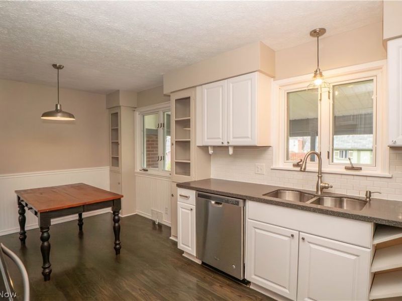 2528 N Haven Boulevard, Cuyahoga Falls, OH 44223 Photo 13