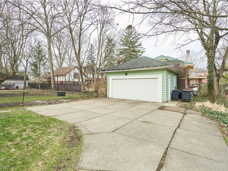 100 Mayfield Avenue, Akron, OH 44313 Photo 31