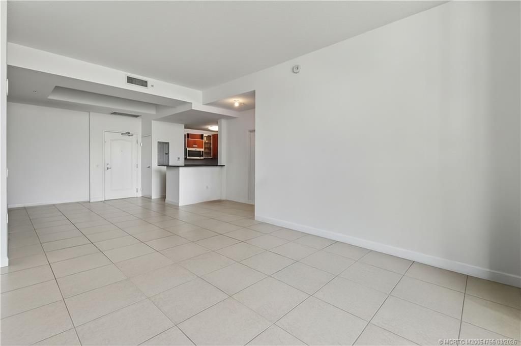 410 Evernia Street, Unit 202, West Palm Beach, FL 33401 Photo