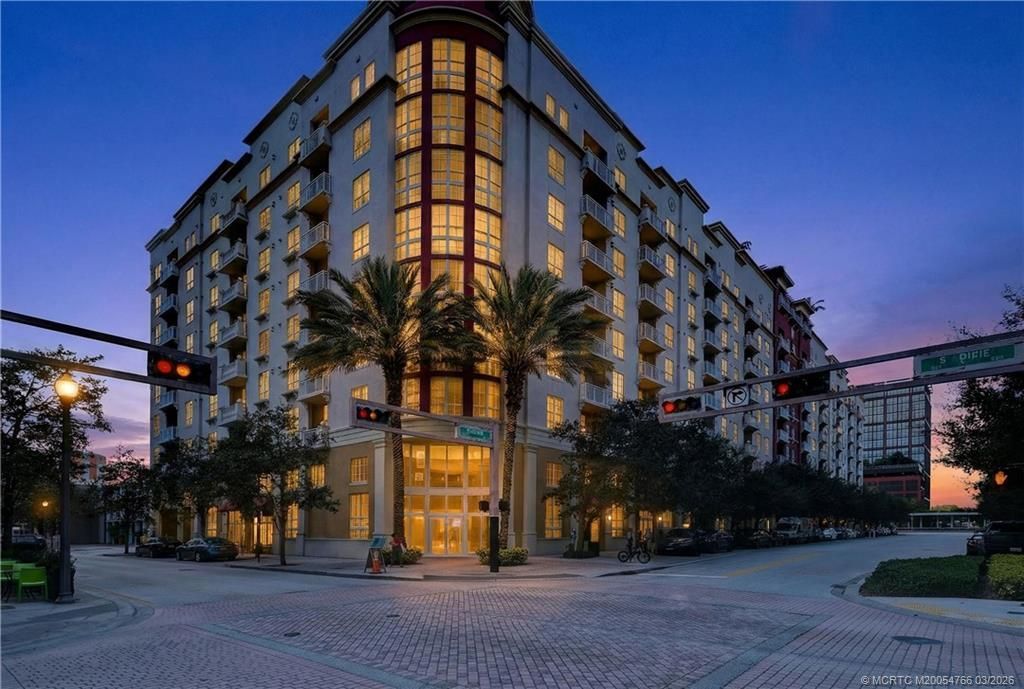 410 Evernia Street, Unit 202, West Palm Beach, FL 33401 Photo