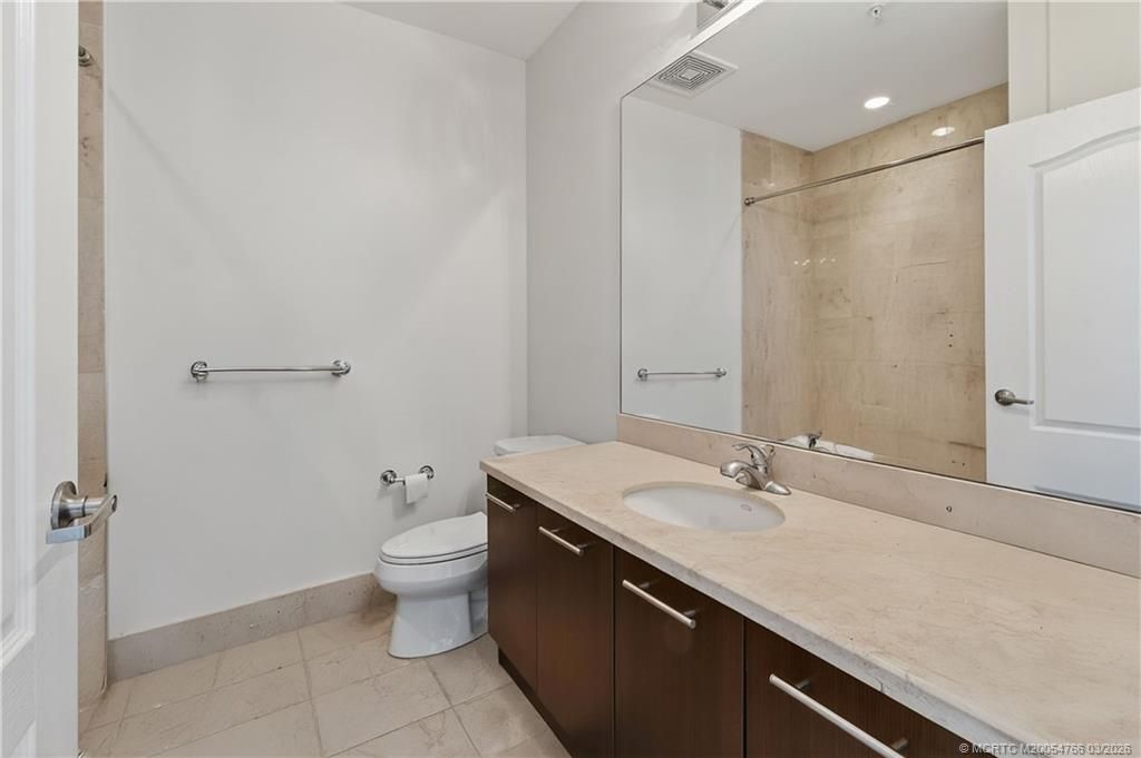 410 Evernia Street, Unit 202, West Palm Beach, FL 33401 Photo