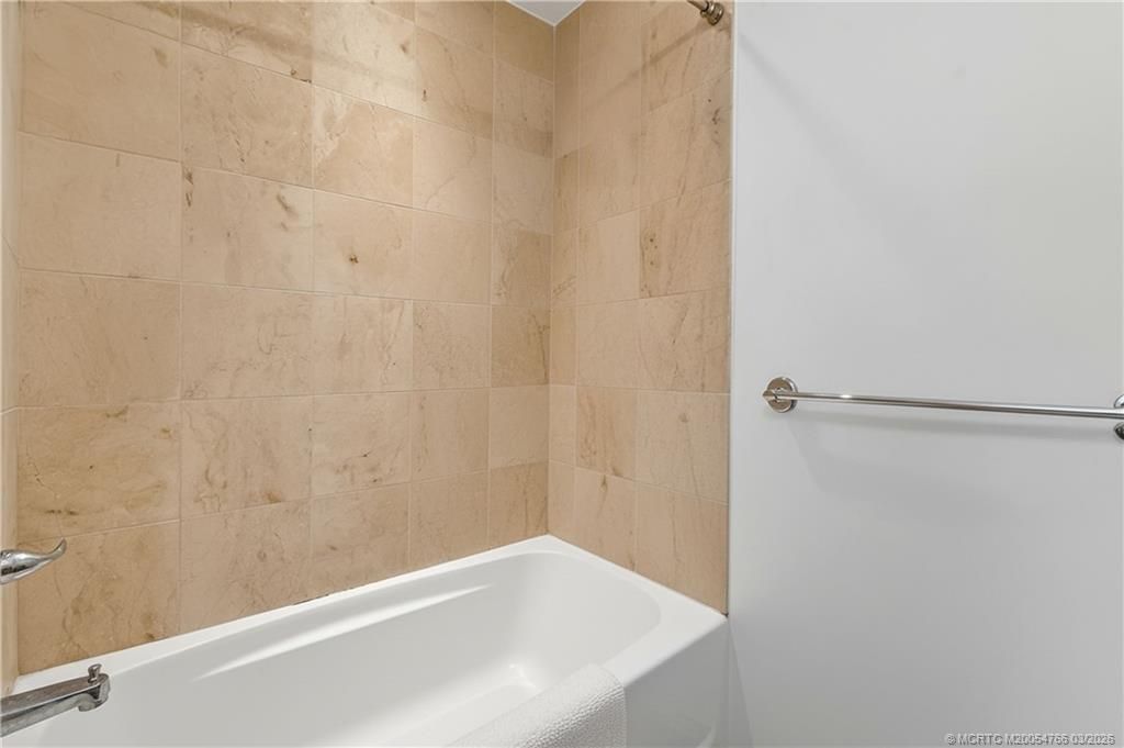 410 Evernia Street, Unit 202, West Palm Beach, FL 33401 Photo