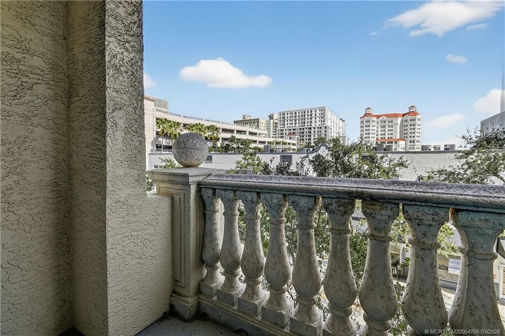 410 Evernia Street, Unit 202, West Palm Beach, FL 33401 Photo