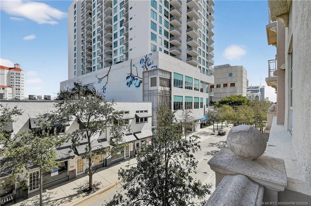 410 Evernia Street, Unit 202, West Palm Beach, FL 33401 Photo