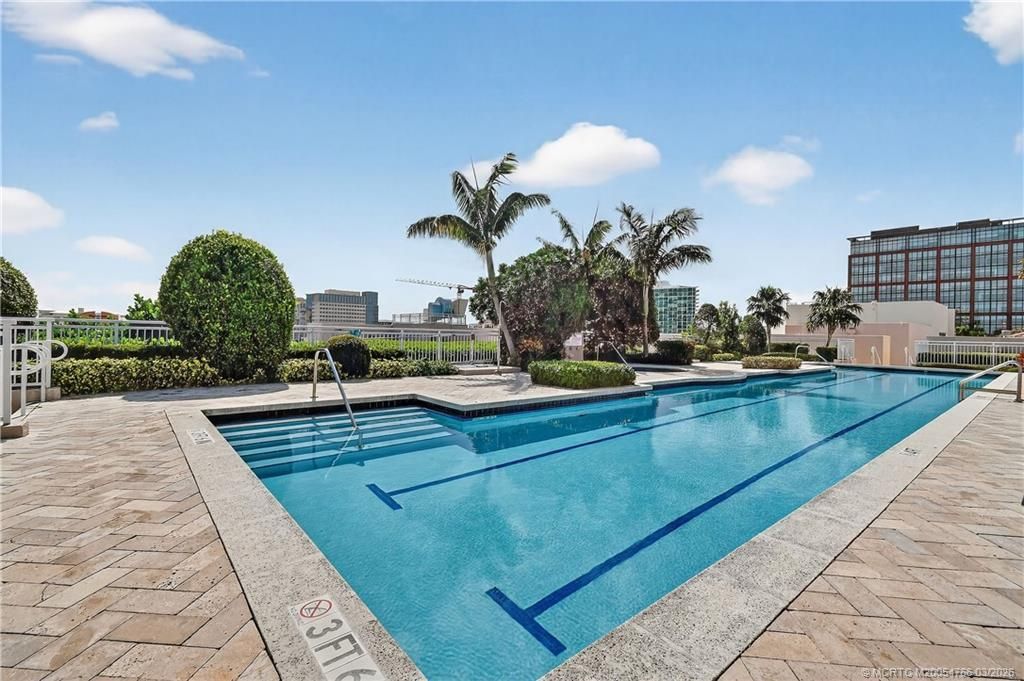 410 Evernia Street, Unit 202, West Palm Beach, FL 33401 Photo