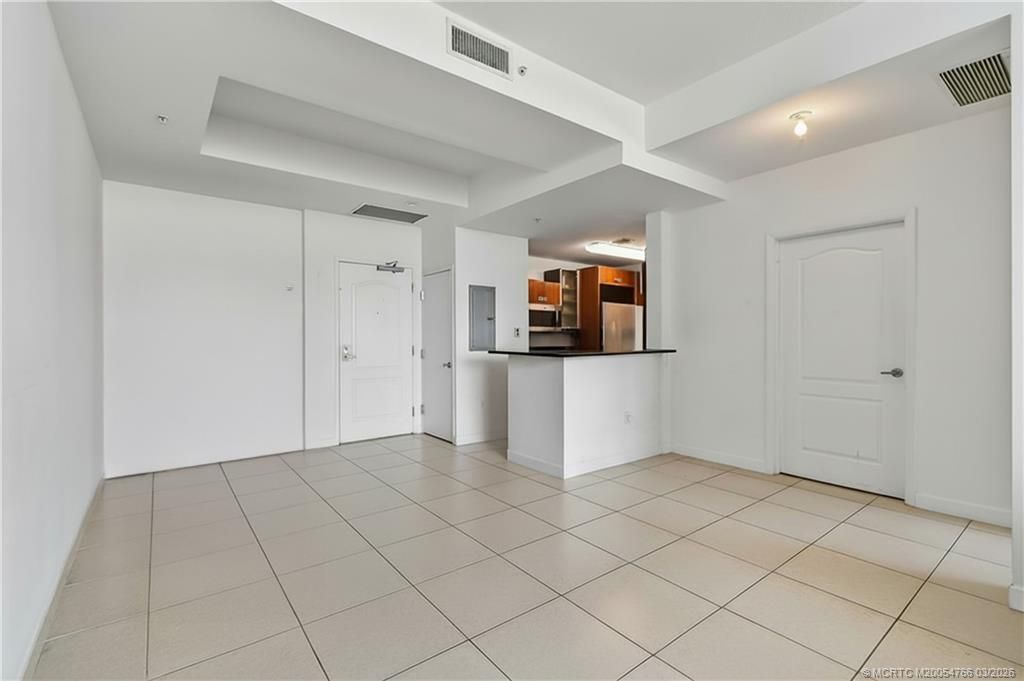 410 Evernia Street, Unit 202, West Palm Beach, FL 33401 Photo