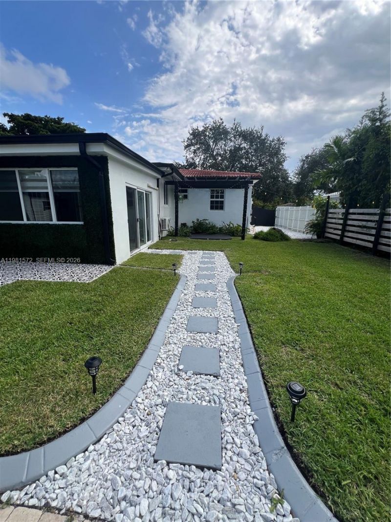 140 Pocatella St , Unit 140, Miami Springs, FL 33166 Photo