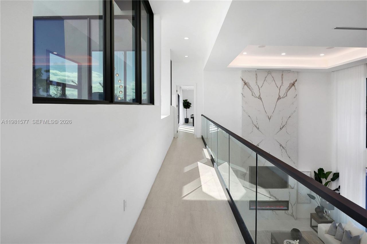 2311 SW 108th Ter , Davie, FL 33324 Photo