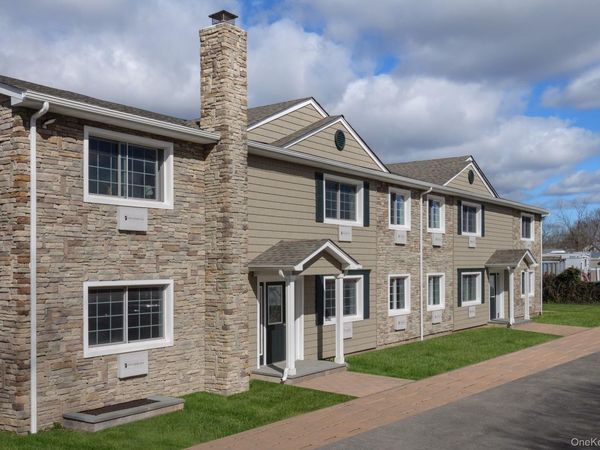 105 Lincoln Avenue , Unit M, Sayville, NY 11782