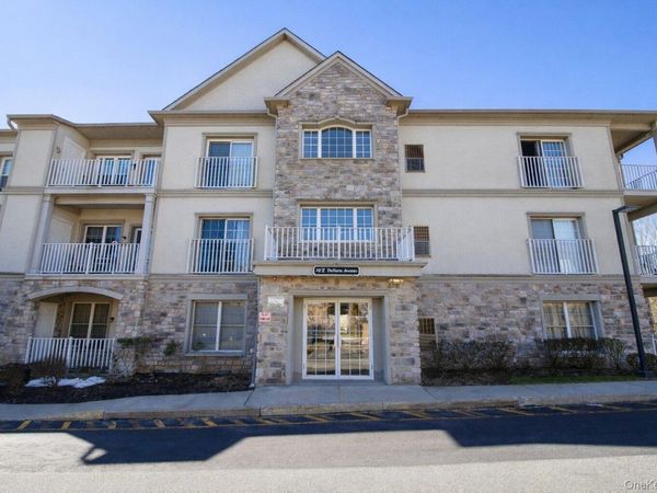 22 N De Baun Avenue, Unit 305, Suffern, NY 10901