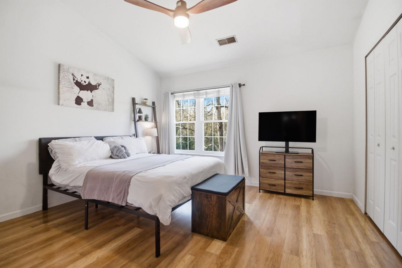 7921 Shadow Oak Drive Photo 11