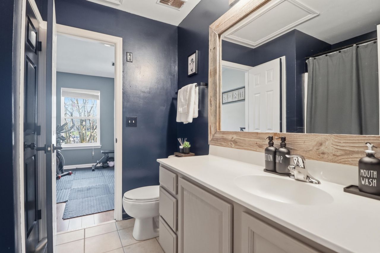 7921 Shadow Oak Drive Photo 13