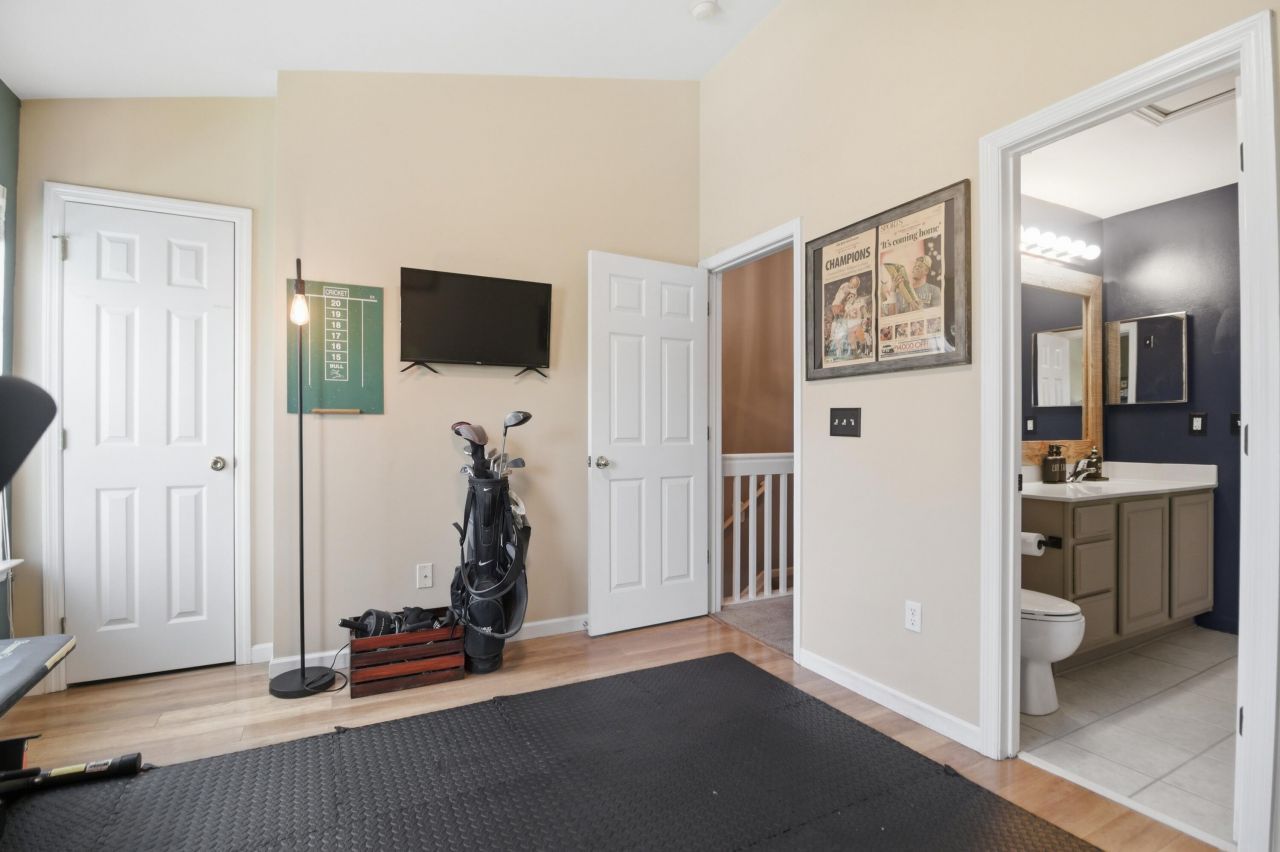 7921 Shadow Oak Drive Photo 14