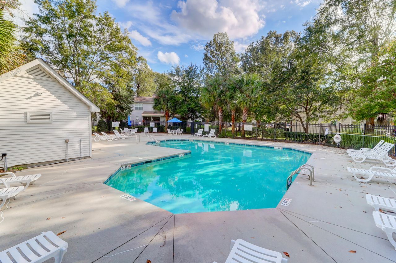 7921 Shadow Oak Drive Photo 17