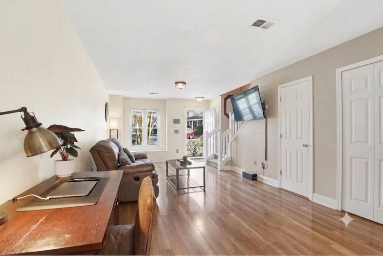 7921 Shadow Oak Drive Photo 4