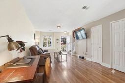 7921 Shadow Oak Drive photo 4
