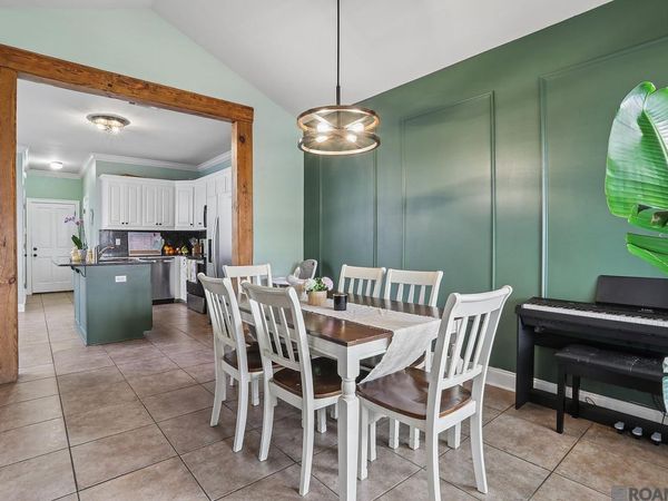 2688 Old Towne Rd, Zachary, LA 70791