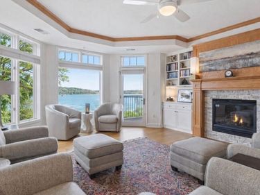 1776 Stieger Lake Lane, Unit 211, Victoria, MN 55386