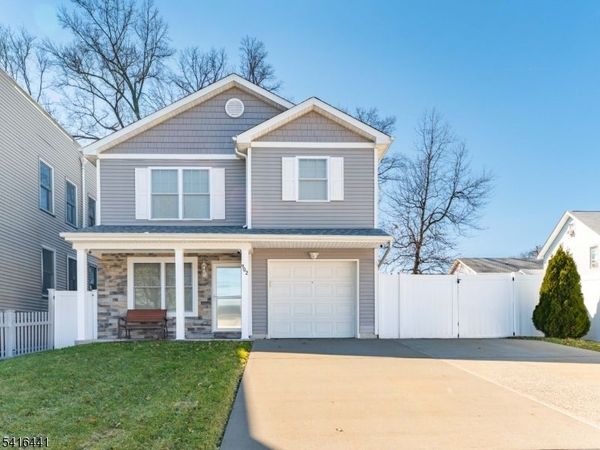 902 Spruce St, Roselle, NJ 07203