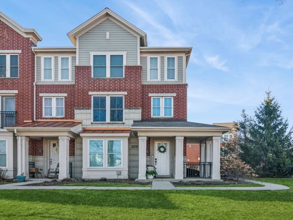 2238 S Crambourne Way, Arlington Heights, IL 60005