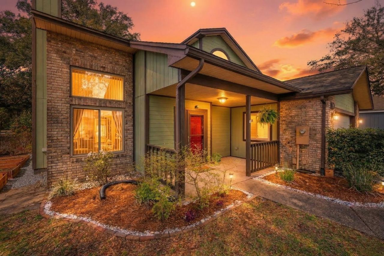 307 Evergreen Avenue, Niceville, FL 32578 Main Photo