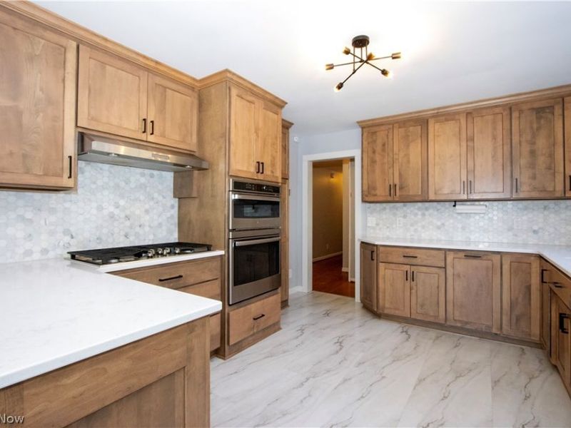 800 W Main Street , Loudonville, OH 44842 Photo 9