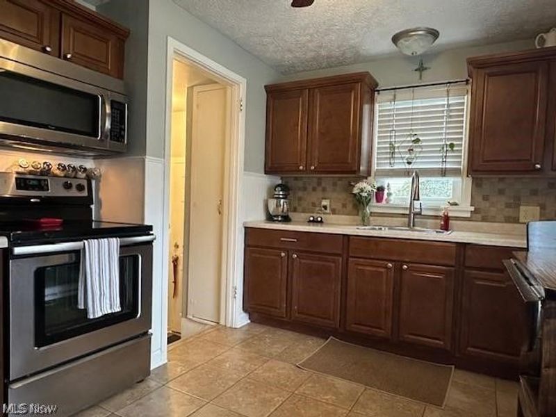 226 Liberty Street E, East Canton, OH 44730 Photo 15