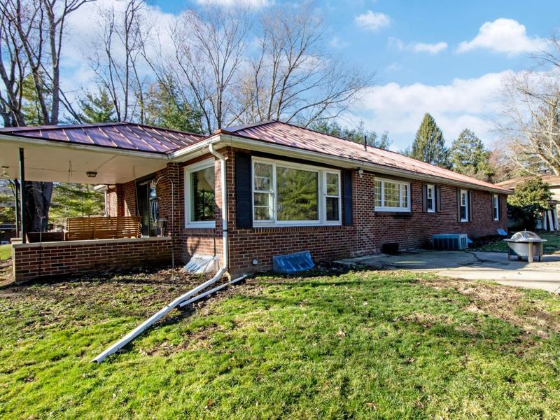 800 W Main Street , Loudonville, OH 44842 Photo 5