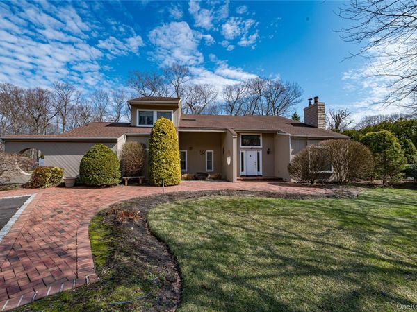 19 Tamara Court, Melville, NY 11747