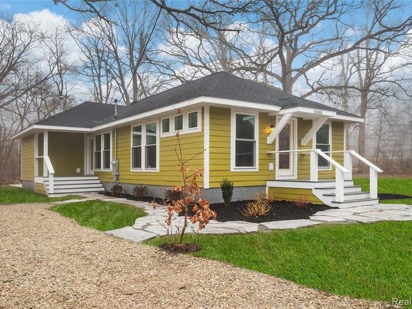 15801 Oak Avenue, Chikaming Twp, MI 49129