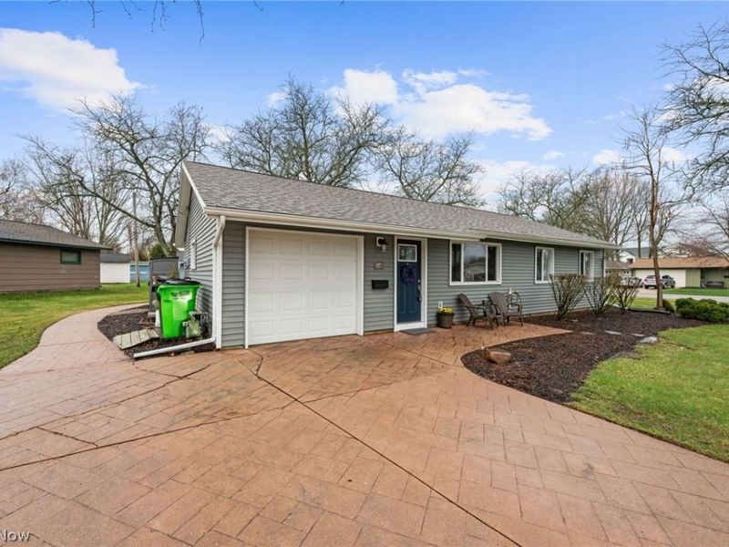 487 Bridle Lane, Berea, OH 44017 Photo 2