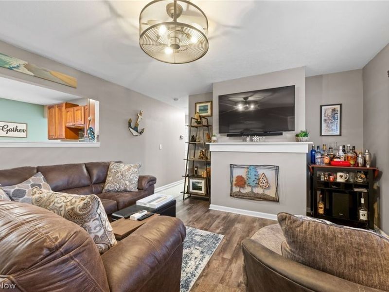 487 Bridle Lane, Berea, OH 44017 Photo 4