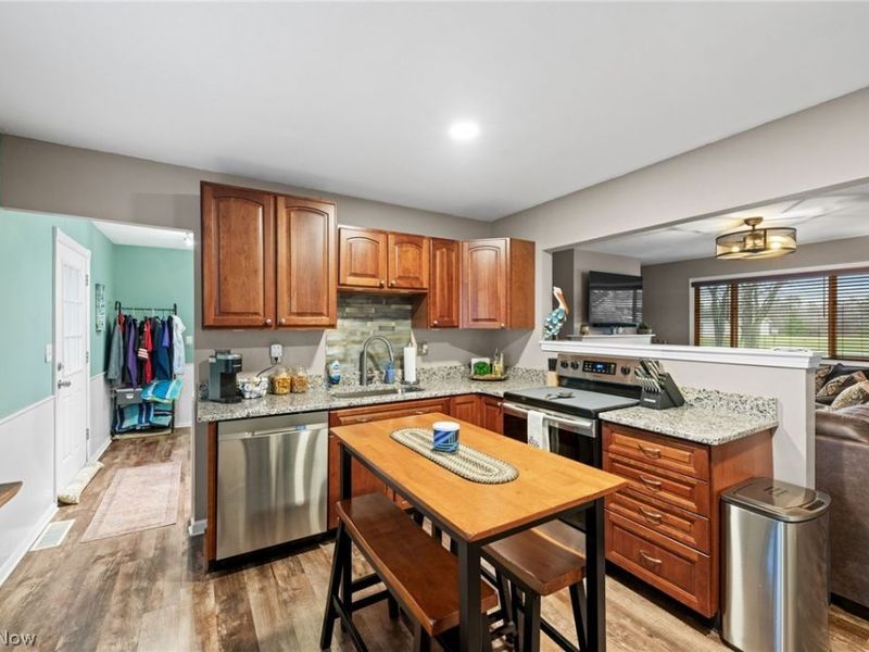 487 Bridle Lane, Berea, OH 44017 Photo 9