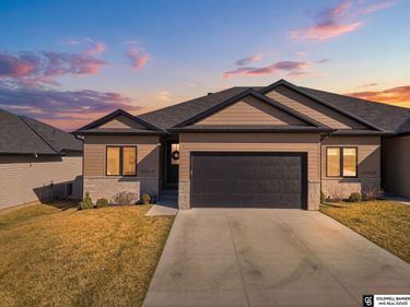 10614 Majestic Lane, Lincoln, NE 68527