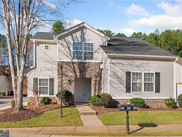 1222 W Oaks Way, Woodstock, GA 30188