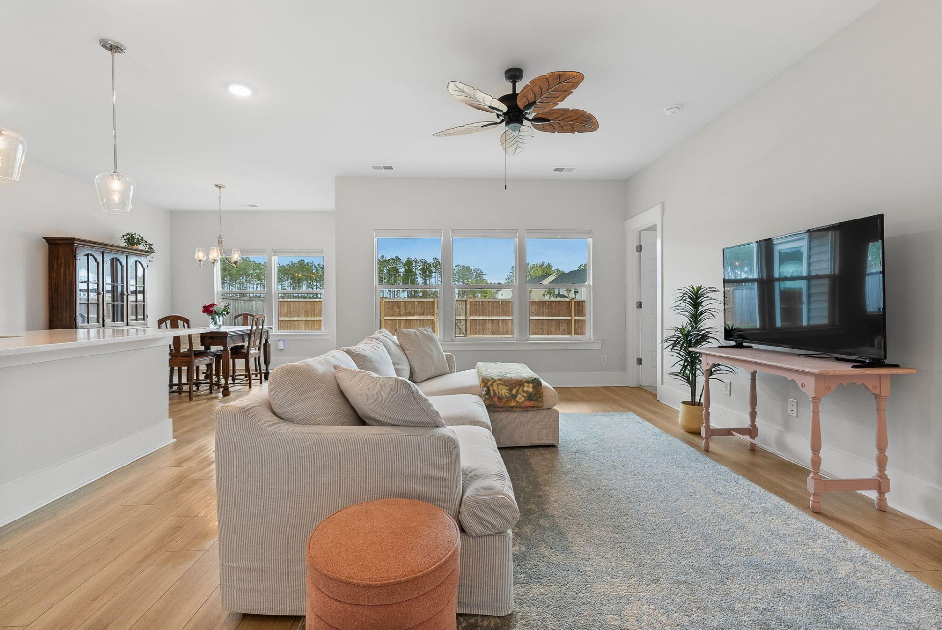 271 Lucca Drive Photo 3