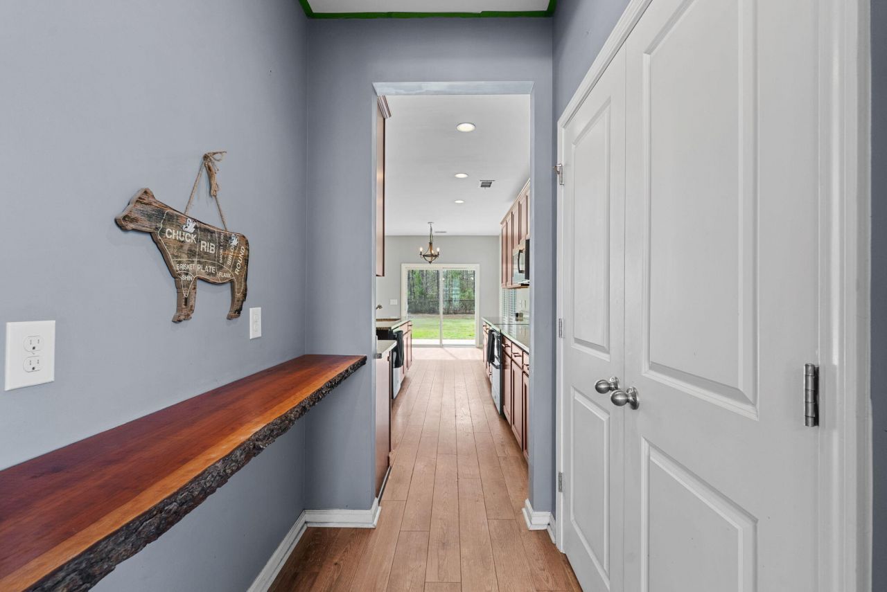 2012 Triple Crown Lane Photo 10