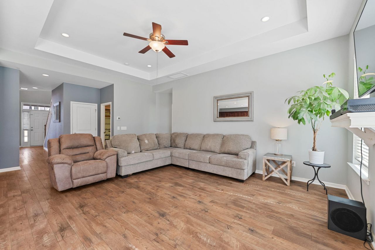 2012 Triple Crown Lane Photo 12