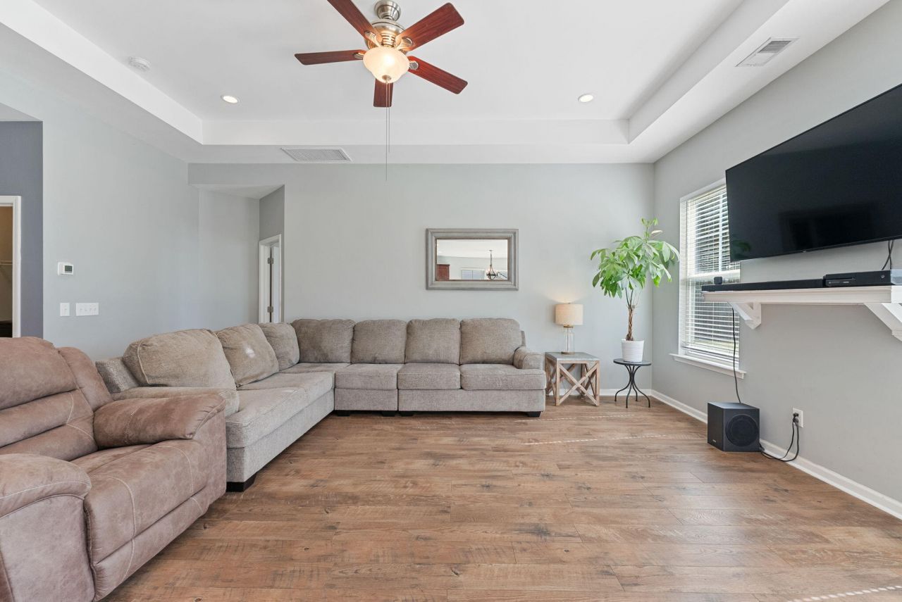 2012 Triple Crown Lane Photo 13