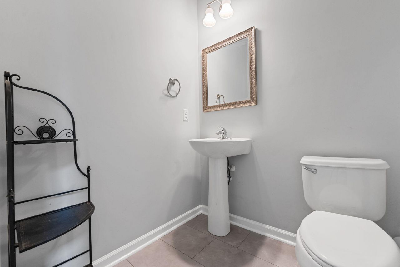 2012 Triple Crown Lane Photo 15