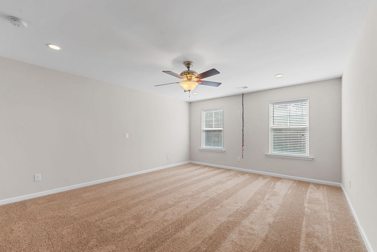 2012 Triple Crown Lane Photo 22