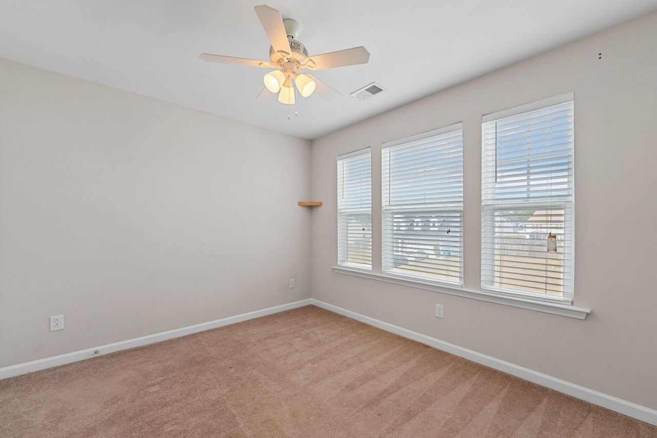 2012 Triple Crown Lane Photo 26