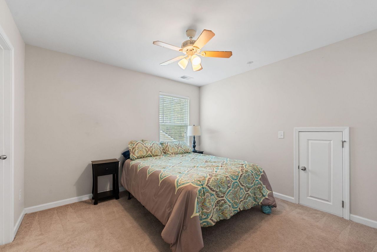 2012 Triple Crown Lane Photo 28