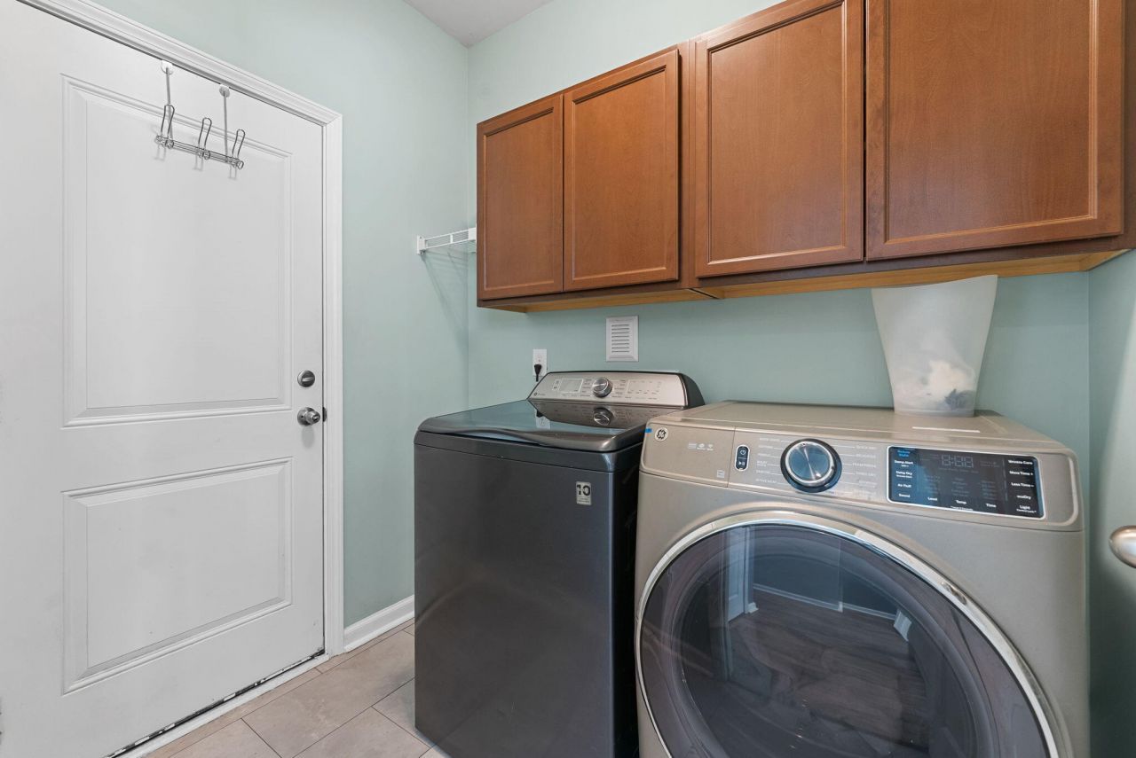 2012 Triple Crown Lane Photo 31