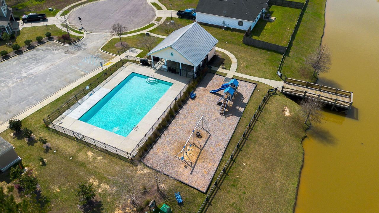 2012 Triple Crown Lane Photo 41