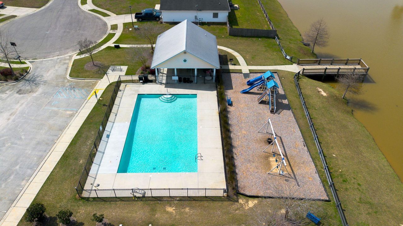 2012 Triple Crown Lane Photo 42