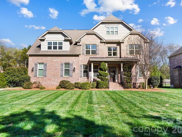2528 Springs Drive , Charlotte, NC 28226