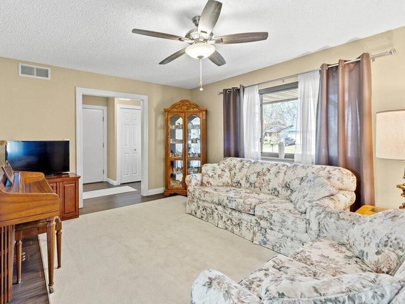 4660 Glenhaven Drive, Columbus, OH 43231 Photo 4